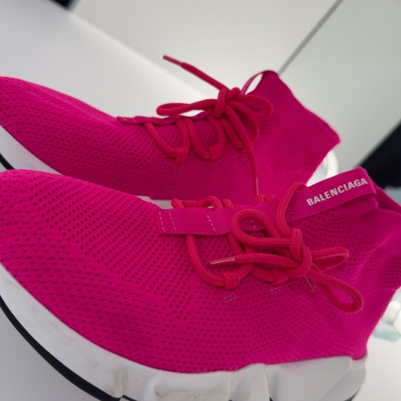 Shoes has been worn once - Picture 3 of 5